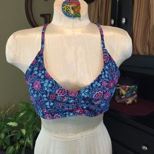 NWT Island Soul Blue/Floral Print Bikini Top
XL